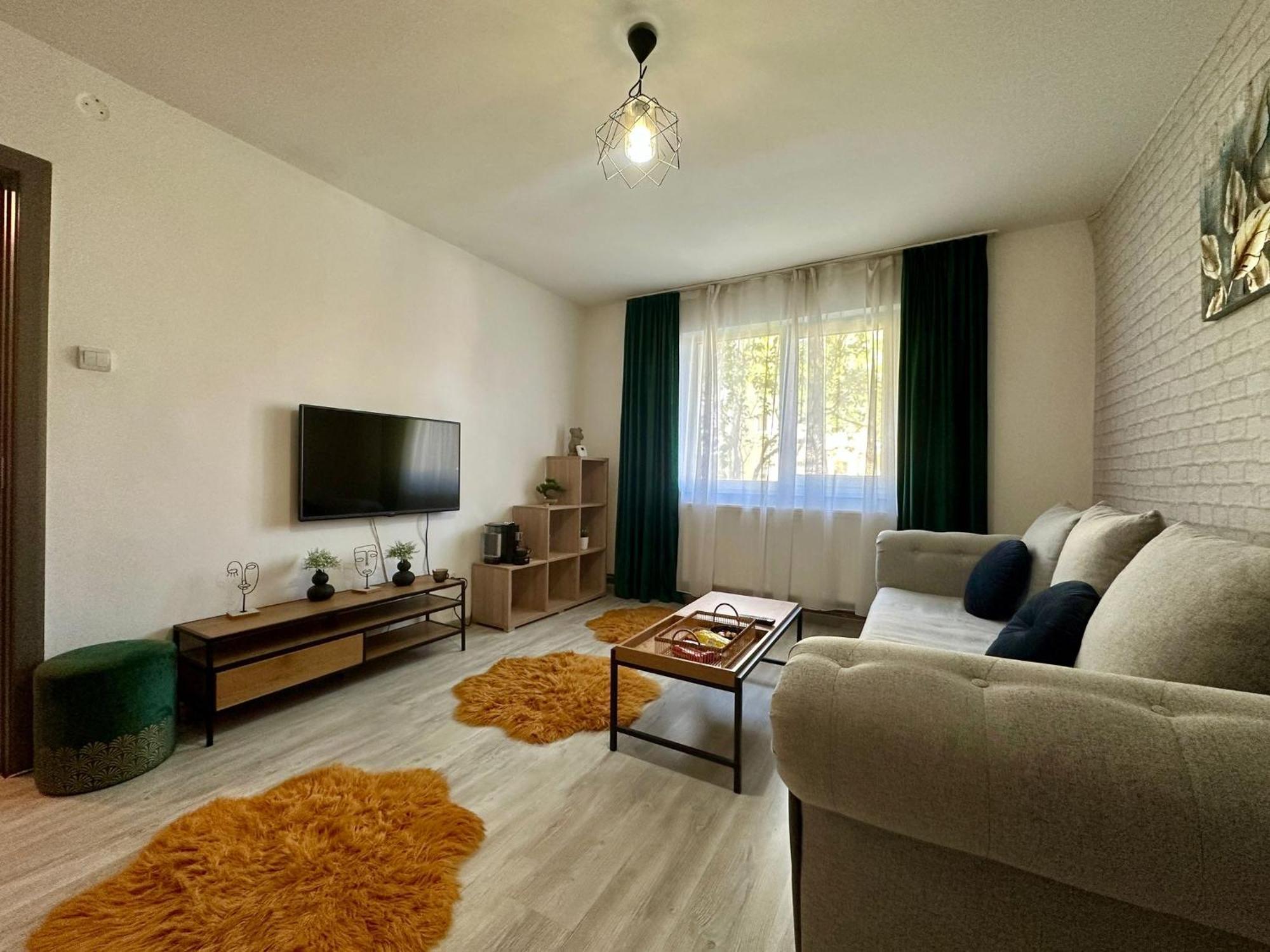 Londof Apartments- New Center Braşov Buitenkant foto